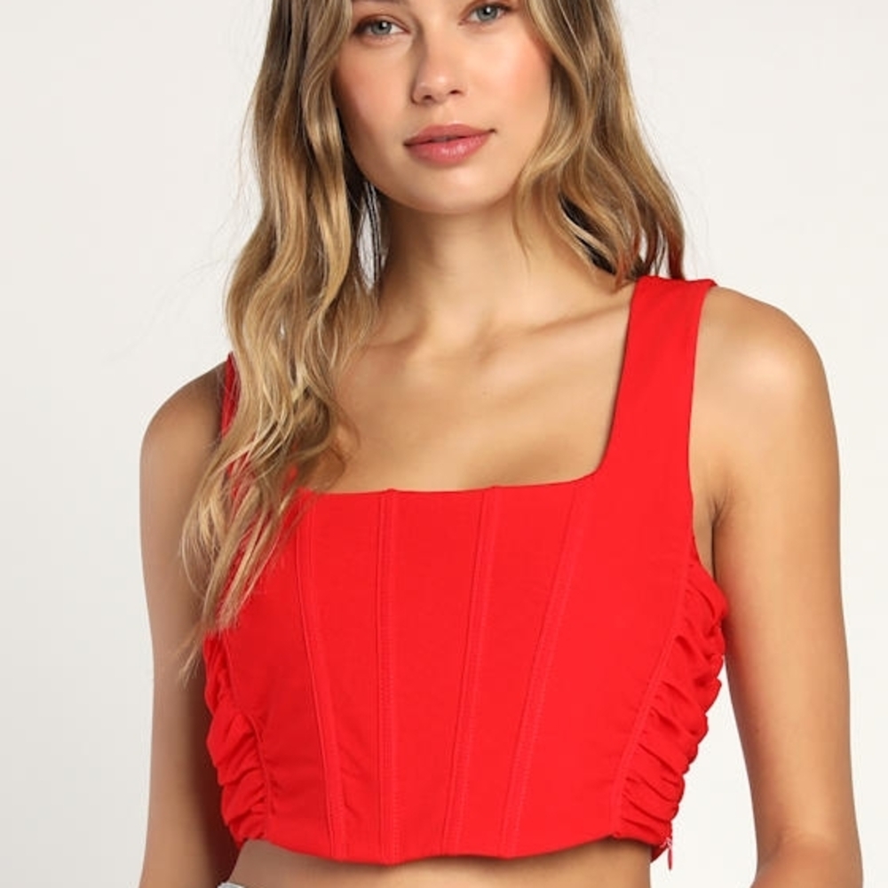 3/$20 DEAL Lulu's Vibrant Red Crop Top